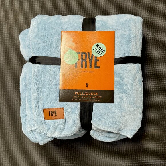 Frye Blue Silky Soft Queen / Full Blanket Fleece Plush 90 x 90 in. Leather Patch - Picture 1 of 9